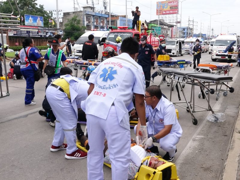 นครปฐม   โรงพยาบาลสามพรานซ้อมแผนเสมือนจริงการช่วยเหลือผู้ประสบอุบัติเหตุทางถนนภัยจากสารเคมีและวัตถุอันตราย