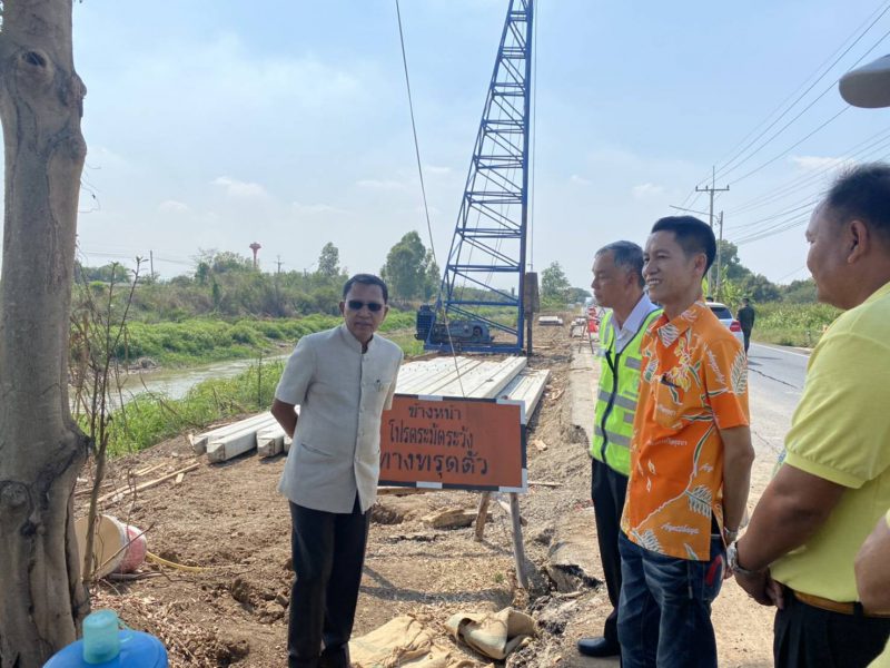 อยุธยา ผู้ว่าฯลงพื้นที่ตรวจสอบถนนทรุดตัวตลอดคลอง ระพีพัฒน์ พร้อมสั่งเร่งแก้ปัญหาอย่างเร็วที่สุด