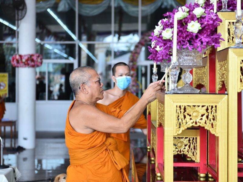 นครปฐม  คณะสงฆ์วัดไร่ขิงเจริญพระพุทธมนต์ช่วยชาติ บทรัตนสูตร