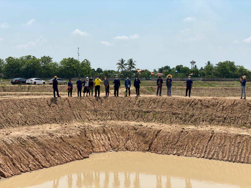 แพร่  ผู้ว่าฯติดตามการดำเนินงานโครงการ “โคก หนอง นา” บ้านริมยม อำเภอหนองม่วงใข่